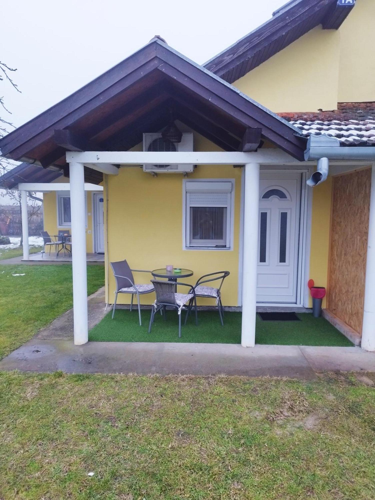 Soba Milica Hotel Palić Buitenkant foto